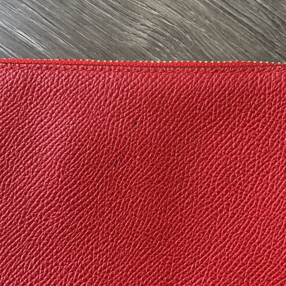 Coach Red Wristlet with gold details - Picture 5 of 9